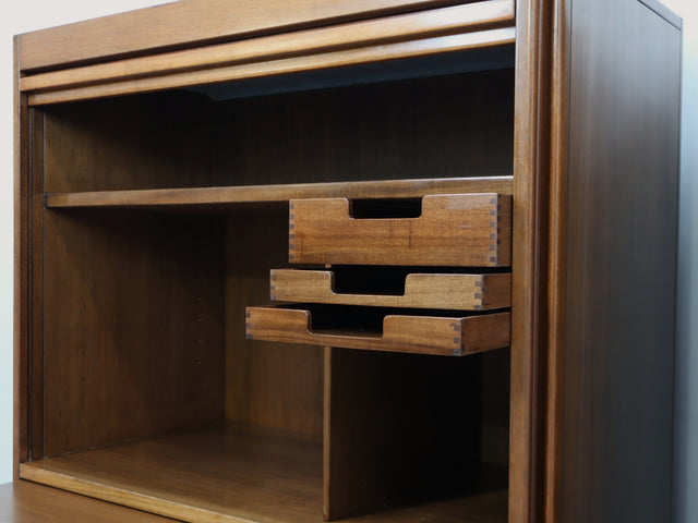 1960s 4D cabinets by Angelo Mangiarotti for Molteni, finished back with wheels. Mangiarotti 4D, meuble Molteni, mobile 4D vintage, Schrank Mangiarotti. (149 characters)