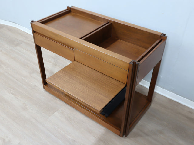 Angelo Mangiarotti 4D Bar Cart Molteni - Carrello Mangiarotti legno - Mangiarotti Servierwagen - Chariot Mangiarotti: Solid wood Italian 1970s design.