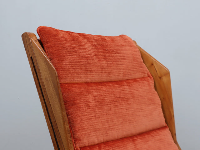 Model 811 Lounge Chair, designed in the 1950s by the Studio Tecnico Cassina in Meda, Italy. This rare example perfectly expresses the harmony between Italian rationalist design and timeless comfort.