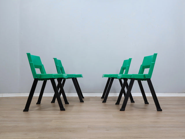 Italian ABS chairs 1980s LAMM Jahre Stapelstühle lot de 4 chaises empilables