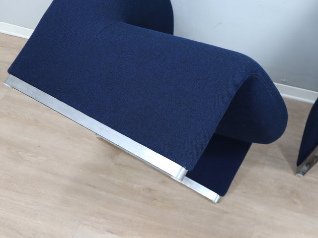 Pair of restored 1970s Alky armchairs by Giancarlo Piretti for Castelli in original blue fabric. Coppia poltrone Alky Piretti Castelli. Paire de fauteuils Alky bleu. Paar Alky Sessel blau.