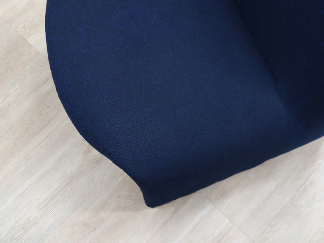 Pair of restored 1970s Alky armchairs by Giancarlo Piretti for Castelli in original blue fabric. Coppia poltrone Alky Piretti Castelli. Paire de fauteuils Alky bleu. Paar Alky Sessel blau.