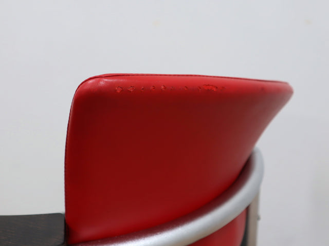 Post-modern Italian bench: 90s design panca rossa/nera, banc vintage métal/bois, Memphis style seating, dekorative Sitzbank für Sammler.