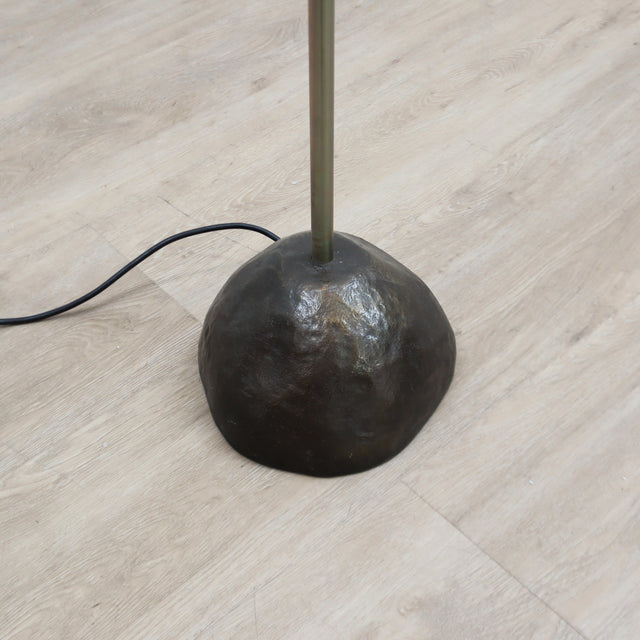 1980s Artemide blue glass floor lamp by Toni Cordero. Lampadaire Artemide verre bleu 1980. Artemide Stehleuchte Blaues Glas Toni Cordero.