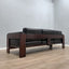 1960s Bastiano 3-seater sofa by Afra & Tobia Scarpa for Gavina. Divano vintage in legno e pelle nera. Canapé moderniste italien. Leder Couch.