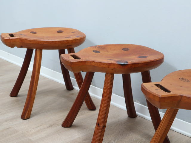 Set 4 Sgabelli Organic design Larch Wood Stools Brutalis Italiani 1970s Tabourets italiens bois de mélèze