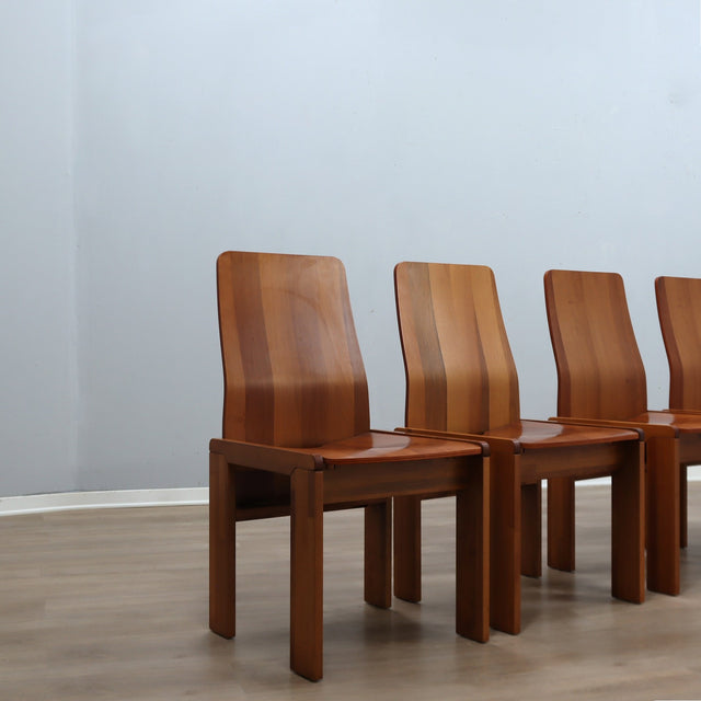 Set of 4 1970s Italian bentwood high-back dining chairs in Carlo Scarpa style. Set 4 sedie anni 70 multistrato curvato. Chaises vintage 1970.