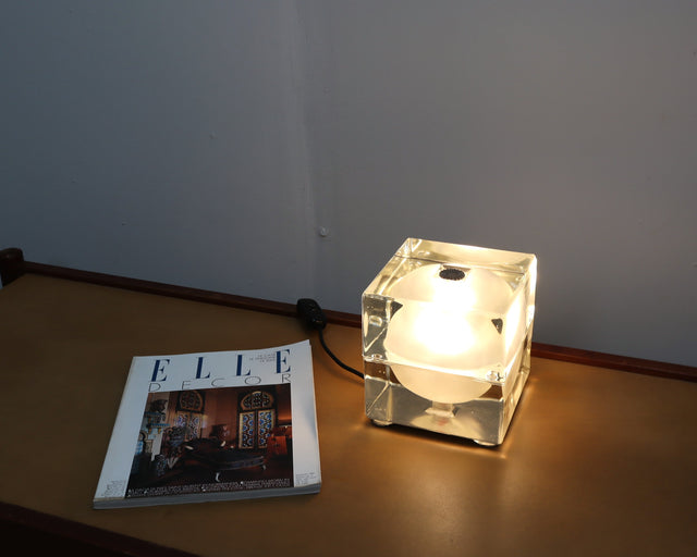 Cubosfera lamp by Alessandro Mendini for Fidenza Vetraria. Lampada vetro anni 60, 60er Glaskugel Lampe, lampe cube vintage, lámpara de mesa retro.