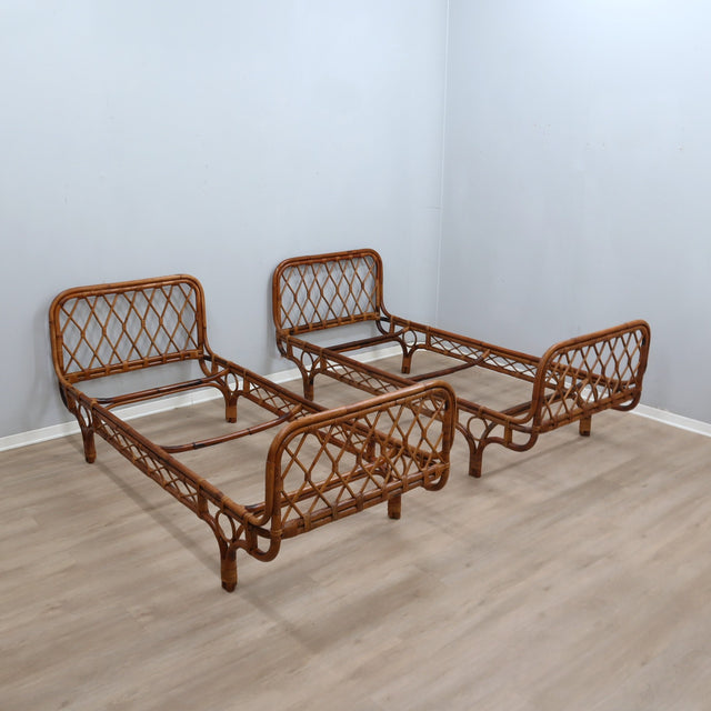 1960s Franca Helg for Bonacina rattan malacca daybeds. Paire lits jour en rotin Franca Helg 60s. Franca Helg Bonacina Rattan Daybeds.