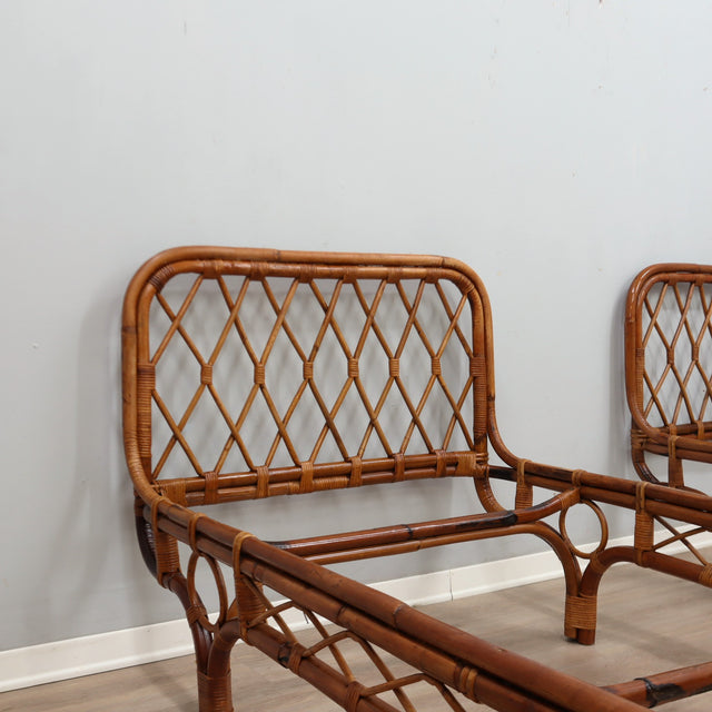 1960s Franca Helg for Bonacina rattan malacca daybeds. Paire lits jour en rotin Franca Helg 60s. Franca Helg Bonacina Rattan Daybeds.