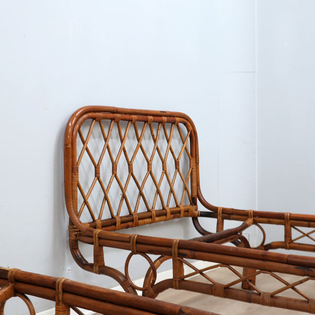 1960s Franca Helg for Bonacina rattan malacca daybeds. Paire lits jour en rotin Franca Helg 60s. Franca Helg Bonacina Rattan Daybeds.