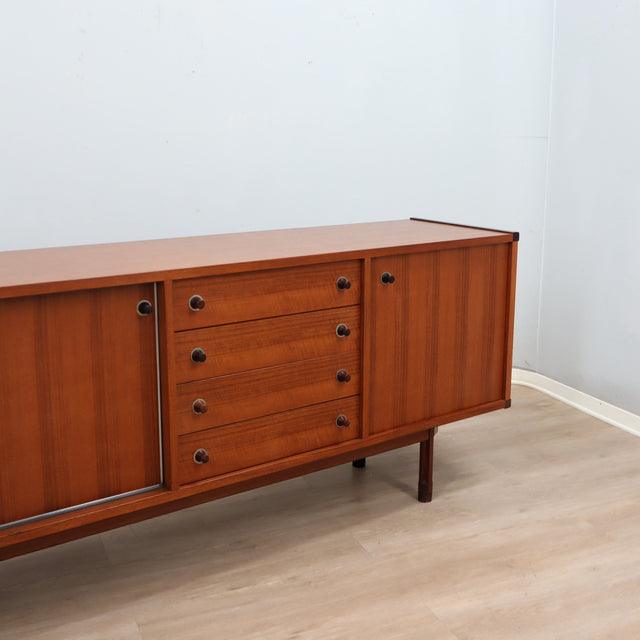 1960s George Coslin for 3V teak & rosewood sideboard. Enfilade en teck George Coslin 60s. George Coslin 3V Teak Palisander Sideboard 1960er.