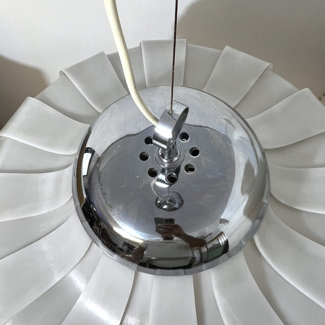 iGuzzini Meblo pendant lamp. Lampada a sospensione anni 60 acrilico e vetro. Suspension vintage space age. Mid-century modern chandelier.
