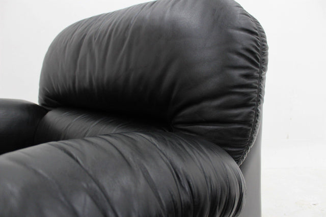 Sormani black leather vintage armchairs 1970s