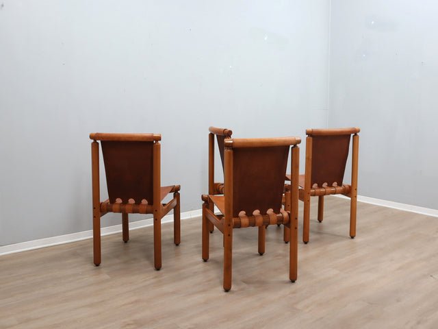 4 Tapiovaara Walnut & Leather Chairs - Sedie Tapiovaara Cantù cuoio - Tapiovaara Walnuss Stühle - Sillas Tapiovaara cuero: Italian 1960s Design.