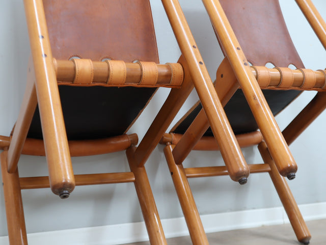 4 Tapiovaara Walnut & Leather Chairs - Sedie Tapiovaara Cantù cuoio - Tapiovaara Walnuss Stühle - Sillas Tapiovaara cuero: Italian 1960s Design.