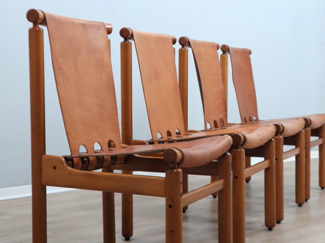 4 Tapiovaara Walnut & Leather Chairs - Sedie Tapiovaara Cantù cuoio - Tapiovaara Walnuss Stühle - Sillas Tapiovaara cuero: Italian 1960s Design.