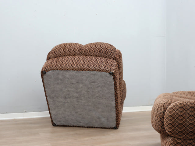 Italian modular sofa from the 1970s, composed of four individual lounge chairs that can be freely arranged to create different compositions.