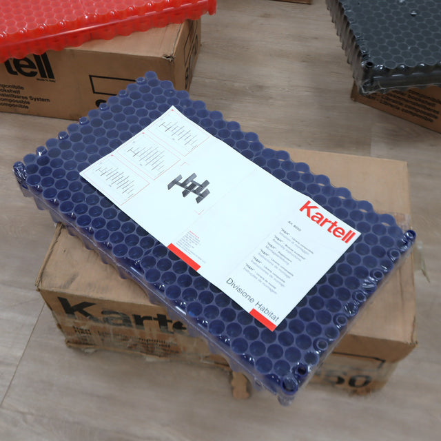 1999 Ron Arad for Kartell H&H modular plastic shelving. Étagère modulable H&H Kartell Ron Arad. Ron Arad Kartell H&H Regalsystem 8050.