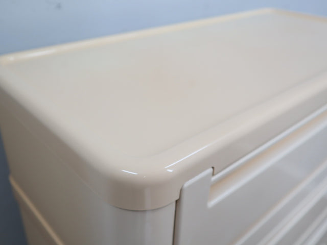 Vintage Kartell 4963 Settimino by Olaf Von Bohr: 7-drawer modular tallboy, cream plastic, 1970s Space Age design. Cassettiera modulare italiana beige.