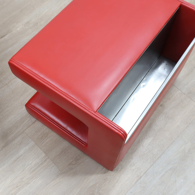 1970s Luigi Massoni for Poltrona Frau red leather lounge chair with storage ottoman.  Fauteuil de chambre en cuir rouge années 70
