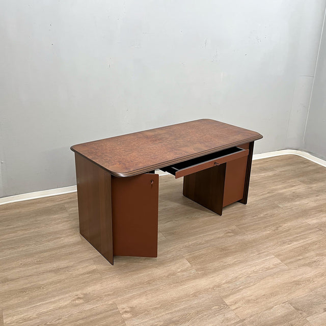 Afra & Tobia Scarpa "Artona" Executive Desk for Maxalto 1975 walnut burl and cognac leather