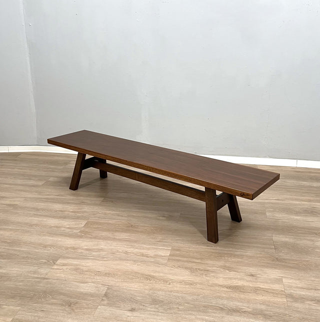 1970s brutalist solid walnut bench by Giovanni Michelucci. Panca noce massello vintage. Bac en noyer massif. 1970er Nussbaum Bank.