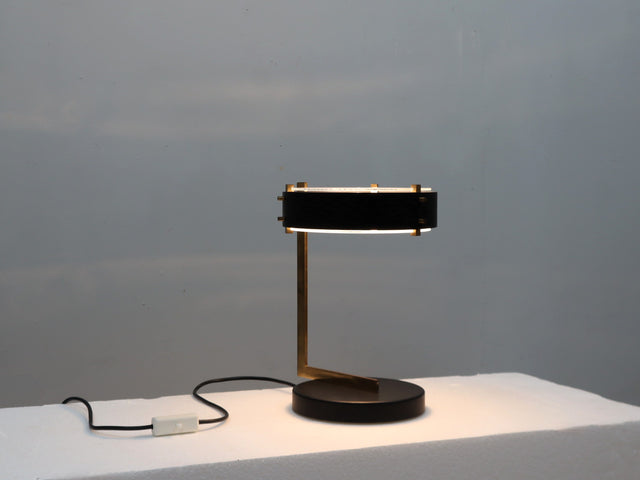 1950s O-luce table lamp by Tito Agnoli in brass & black metal. Lampada vintage ottone, Tischleuchte 50er, lampe design, lámpara mid-century retro