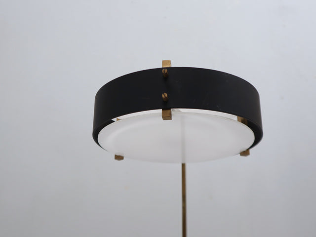 1950s O-luce table lamp by Tito Agnoli in brass & black metal. Lampada vintage ottone, Tischleuchte 50er, lampe design, lámpara mid-century retro