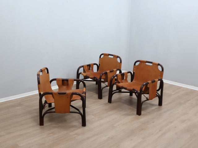 Pair of 1960s Tito Agnoli lounge chairs in restored Italian leather. Design vintage anni 60 cuoio. Cuir vintage italien. Sessel Leder. Butacas cuero.