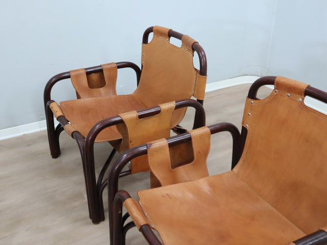 Pair of 1960s Tito Agnoli lounge chairs in restored Italian leather. Design vintage anni 60 cuoio. Cuir vintage italien. Sessel Leder. Butacas cuero.