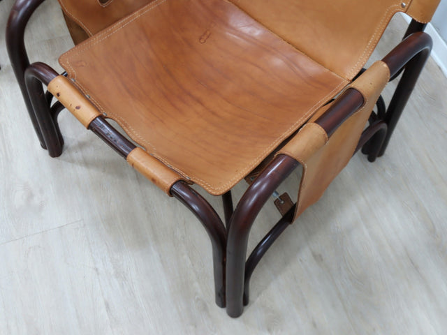 Pair of 1960s Tito Agnoli lounge chairs in restored Italian leather. Design vintage anni 60 cuoio. Cuir vintage italien. Sessel Leder. Butacas cuero.