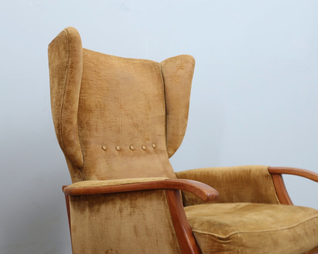 Camea 50s reclining armchairs mustard velvet. Poltrone vintage legno massello. Fauteuils rétro moutarde. 50er Samt Sessel. Sillones mid-century retro