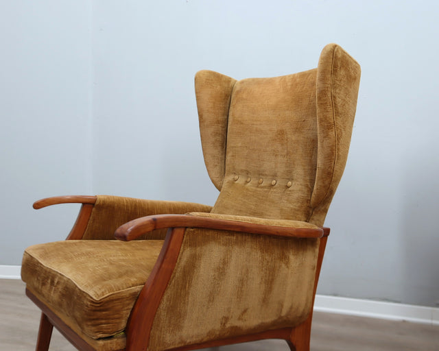 Camea 50s reclining armchairs mustard velvet. Poltrone vintage legno massello. Fauteuils rétro moutarde. 50er Samt Sessel. Sillones mid-century retro