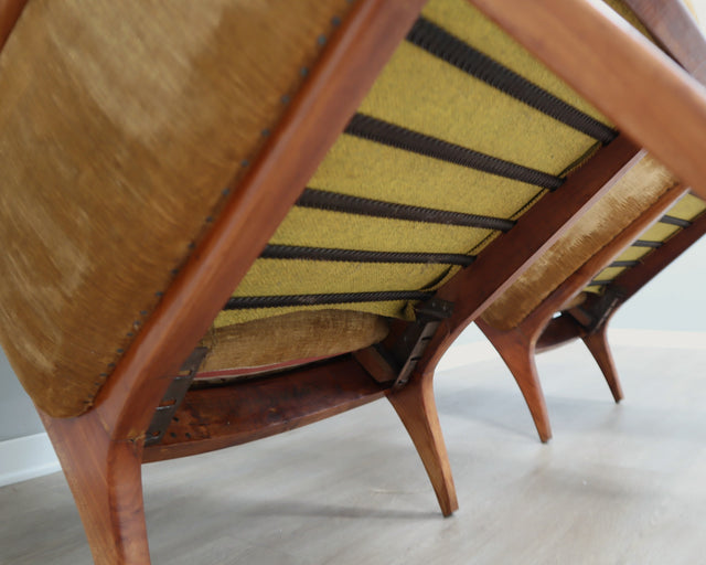 Camea 50s reclining armchairs mustard velvet. Poltrone vintage legno massello. Fauteuils rétro moutarde. 50er Samt Sessel. Sillones mid-century retro