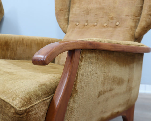 Camea 50s reclining armchairs mustard velvet. Poltrone vintage legno massello. Fauteuils rétro moutarde. 50er Samt Sessel. Sillones mid-century retro