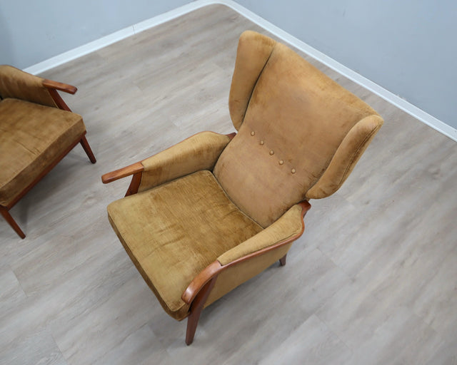 Camea 50s reclining armchairs mustard velvet. Poltrone vintage legno massello. Fauteuils rétro moutarde. 50er Samt Sessel. Sillones mid-century retro