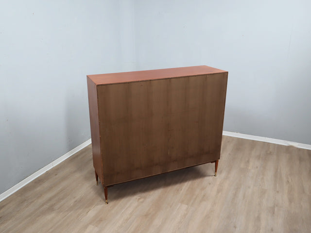 Restored 1960s Italian Teak Highboard: vintage buffet italiano in teak con piedi in ottone, Mid-Century Teak Schrank, aparador años 60, enfilade.