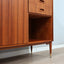 Restored 1960s Italian Teak Highboard: vintage buffet italiano in teak con piedi in ottone, Mid-Century Teak Schrank, aparador años 60, enfilade.