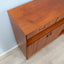 Restored 1960s Italian Teak Highboard: vintage buffet italiano in teak con piedi in ottone, Mid-Century Teak Schrank, aparador años 60, enfilade.