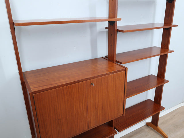 1950s teak modular wall unit: self-supporting bookcase & bar cabinet, bibliothèque en teck, Teak Regalsystem, librería modular, mobile bar vintage.