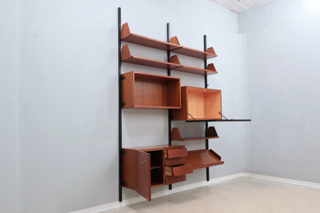 Mid century modular wall teak bookcase  1950s