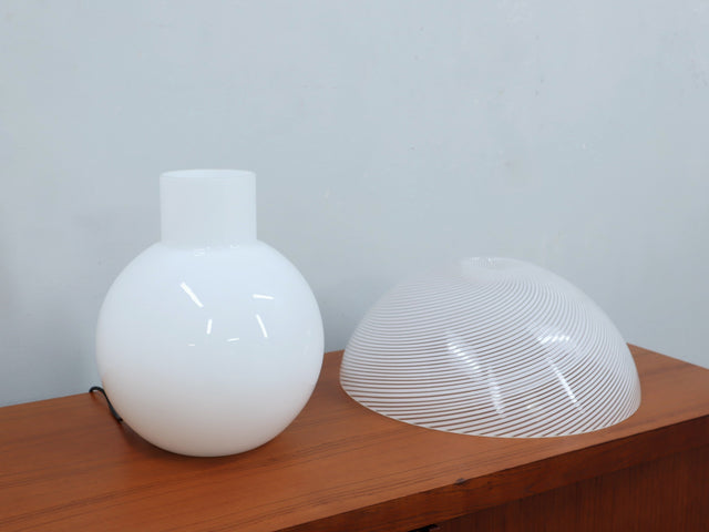 VeArt murano mushroom lamp: vetro incamiciato, 70s design. Lampe champignon vintage, handgefertigtes Glas. Lámpara de diseño italiano, ready to use.