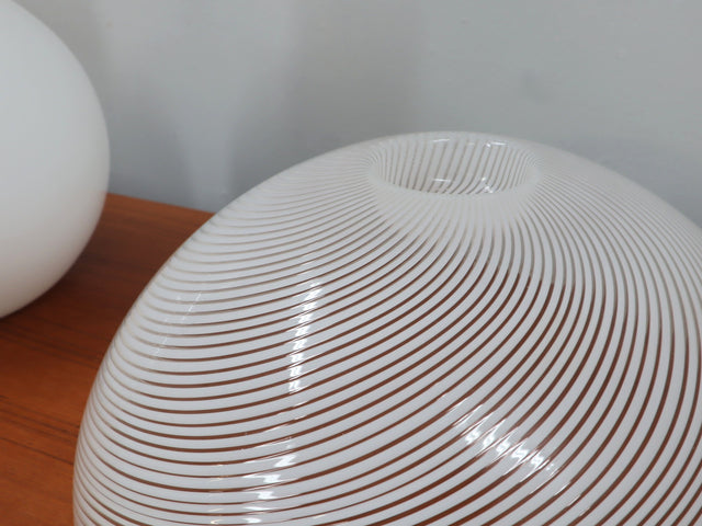 VeArt murano mushroom lamp: vetro incamiciato, 70s design. Lampe champignon vintage, handgefertigtes Glas. Lámpara de diseño italiano, ready to use.