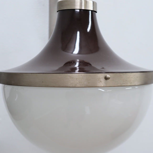Set of 3 1960s Sergio Mazza "Pi" wall sconces for Artemide with brown lacquered caps and acid-etched glass. Appliques Sergio Mazza Artemide.   