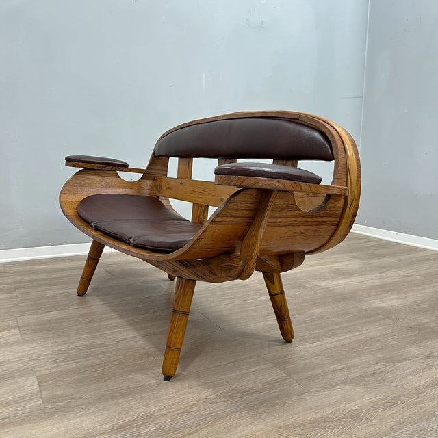 1970s Italian rustic bentwood and aged leather living room set with sofa, barrel armchairs, coffee table. Salotto vintage legno e pelle.