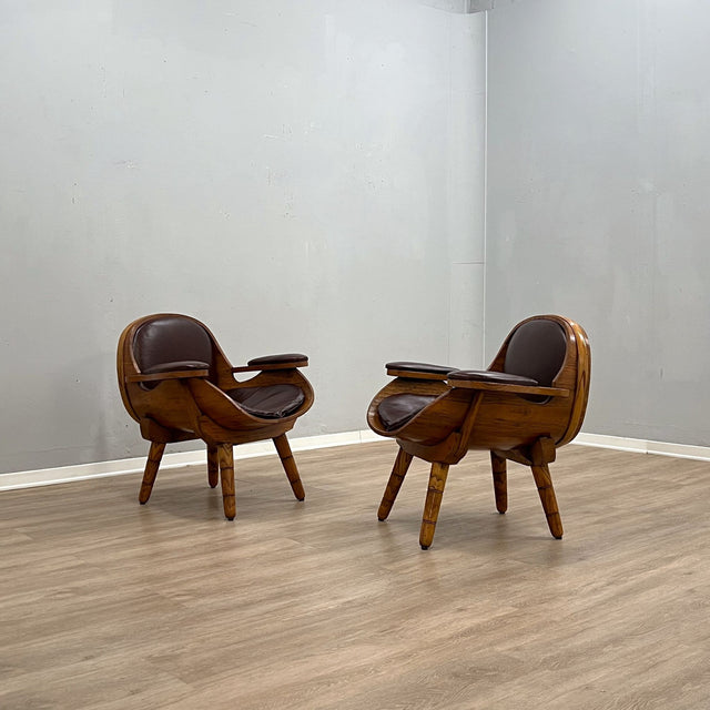 1970s Italian rustic bentwood and aged leather living room set with sofa, barrel armchairs, coffee table. Salotto vintage legno e pelle.