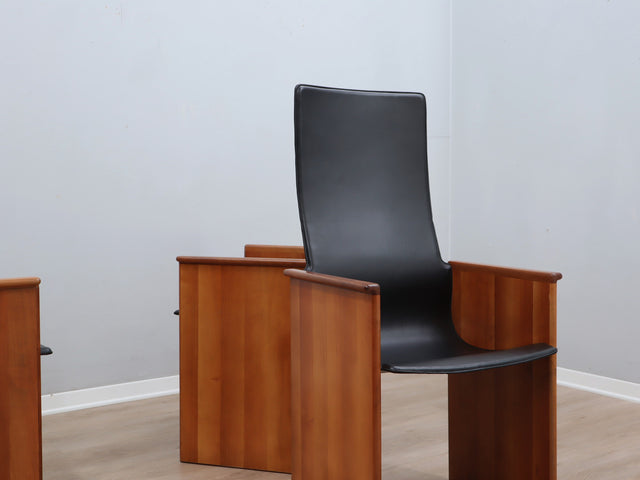 Segesta chairs Afra & Tobia Scarpa for Stildomus 1970s Walnut veneer wood fauteuils en cuir de créateur Designer-Holzstühle