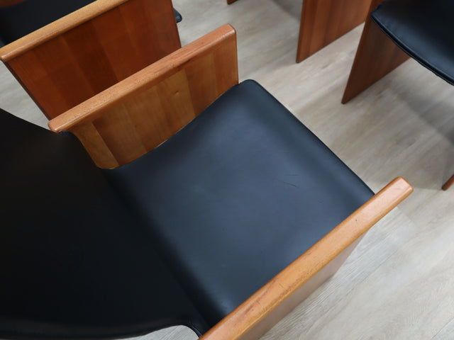 Segesta chairs Afra & Tobia Scarpa for Stildomus 1970s Walnut veneer wood fauteuils en cuir de créateur Designer-Holzstühle