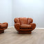 1970s Italian leather clamshell lounge armchairs. Paire de fauteuils coquille cuir 70s. Paar Italienische Muschel Ledersessel 1970er.